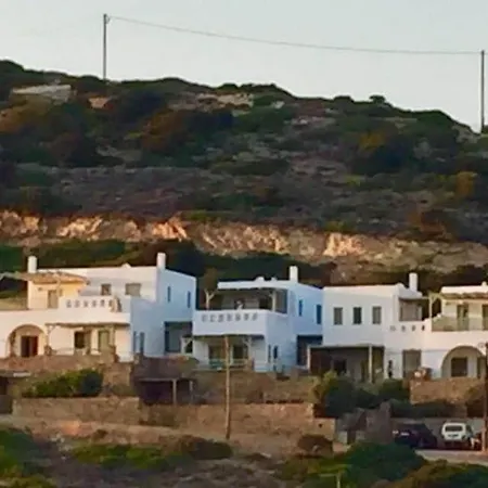 Outlandos D'amour In Antiparos * Agios Georgios (Antiparos)